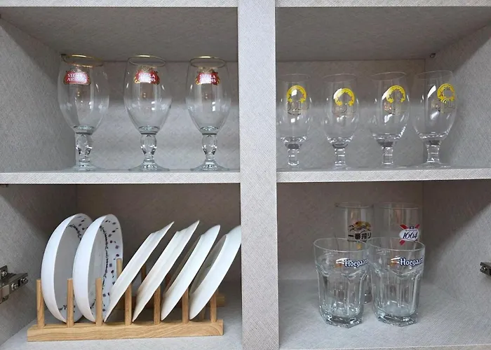 1st Floor, 3 Bedrooms, 5-min Walk To Mangwon Market, 10-min Walk To Subway, 5-min Walk To River, 10-min Walk To Hongdae, Family And Friends Accommodation, New Appartement