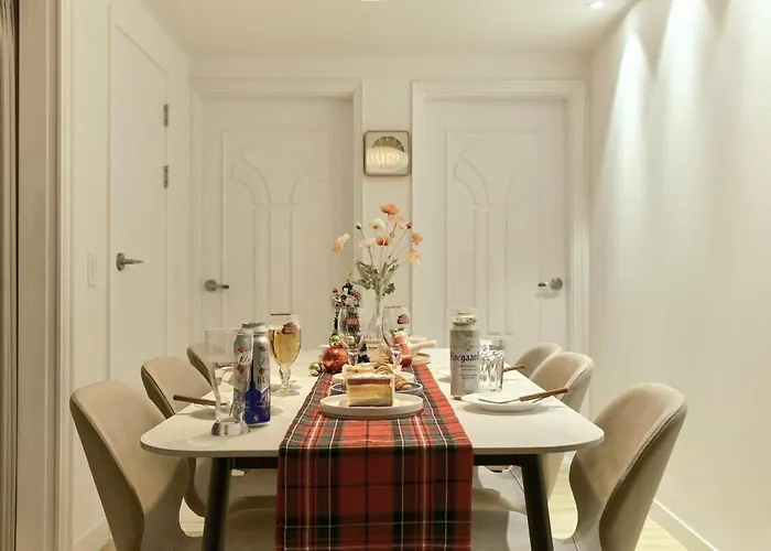 Appartement 1st Floor, 3 Bedrooms, 5-min Walk To Mangwon Market, 10-min Walk To Subway, 5-min Walk To River, 10-min Walk To Hongdae, Family And Friends Accommodation, New