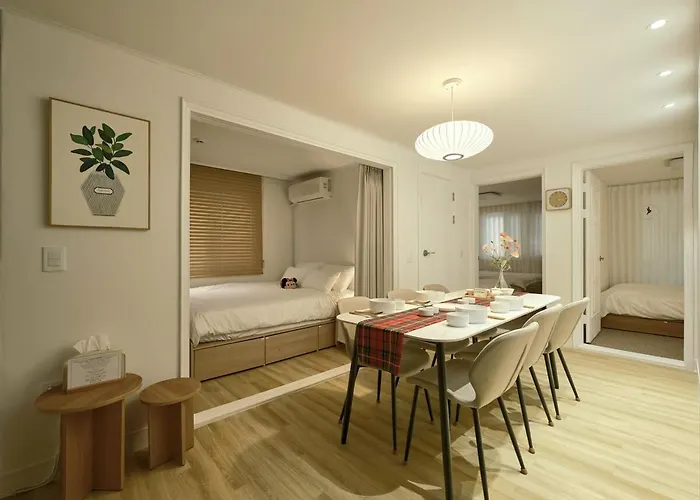 Appartement 1st Floor, 3 Bedrooms, 5-min Walk To Mangwon Market, 10-min Walk To Subway, 5-min Walk To River, 10-min Walk To Hongdae, Family And Friends Accommodation, New