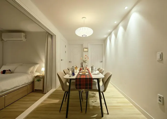 1st Floor, 3 Bedrooms, 5-min Walk To Mangwon Market, 10-min Walk To Subway, 5-min Walk To River, 10-min Walk To Hongdae, Family And Friends Accommodation, New Seoel