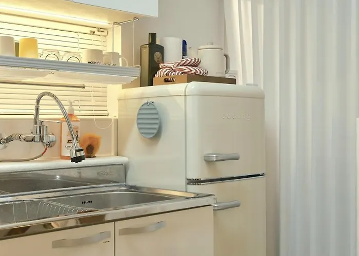 1st Floor, 3 Bedrooms, 5-min Walk To Mangwon Market, 10-min Walk To Subway, 5-min Walk To River, 10-min Walk To Hongdae, Family And Friends Accommodation, New
