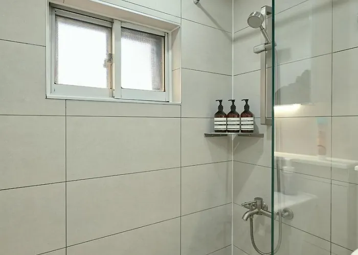 1st Floor, 3 Bedrooms, 5-min Walk To Mangwon Market, 10-min Walk To Subway, 5-min Walk To River, 10-min Walk To Hongdae, Family And Friends Accommodation, New Appartement Seoel