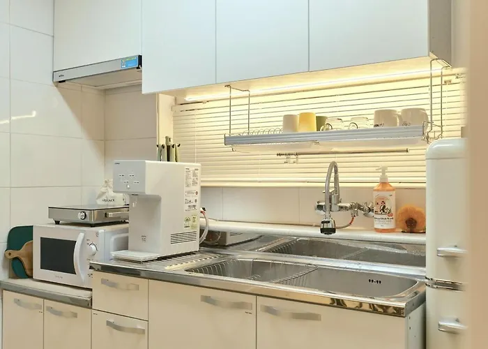 1st Floor, 3 Bedrooms, 5-min Walk To Mangwon Market, 10-min Walk To Subway, 5-min Walk To River, 10-min Walk To Hongdae, Family And Friends Accommodation, New Seoel